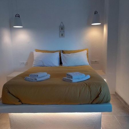 Sunny Guest House New Port Mykonos Tourlos Eksteriør billede
